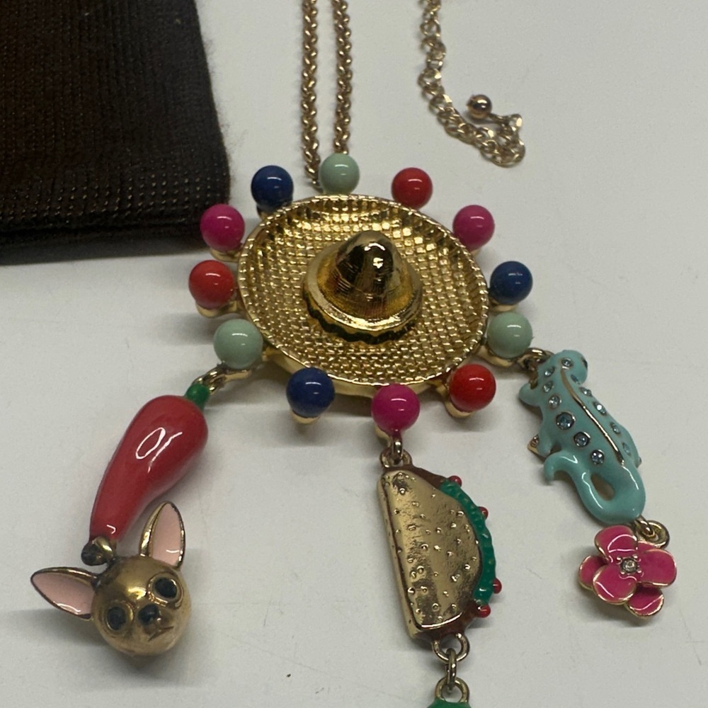 Kate Spade Fiesta Charm Necklace Chihuahua Dog Sombrero Hat Lizard Taco Cactus - Picture 5 of 10
